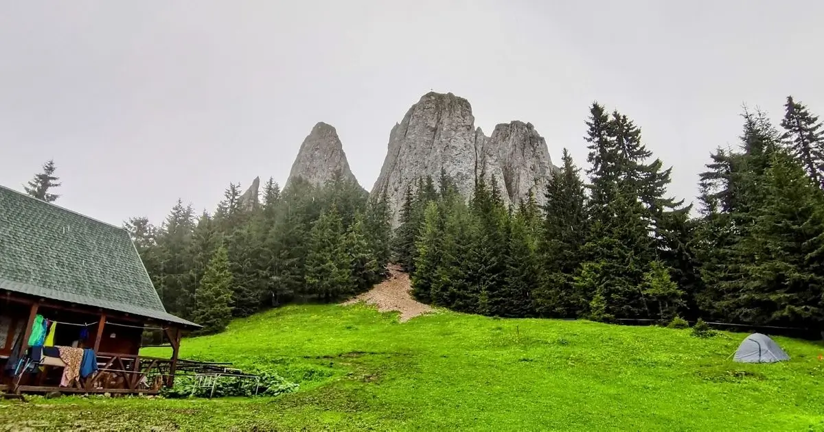 Traseu montan Piatra Singuratica