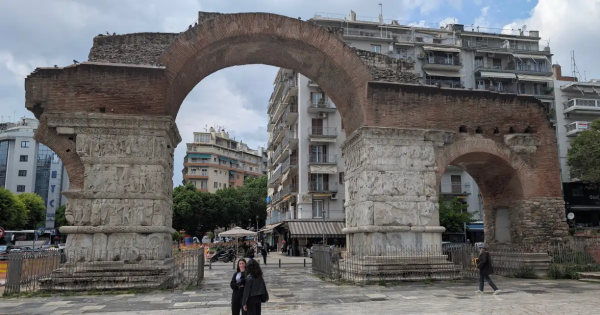 Arcul-Galerius-Salonic Arcul lui Galerius, un simbol antic al Salonicului.