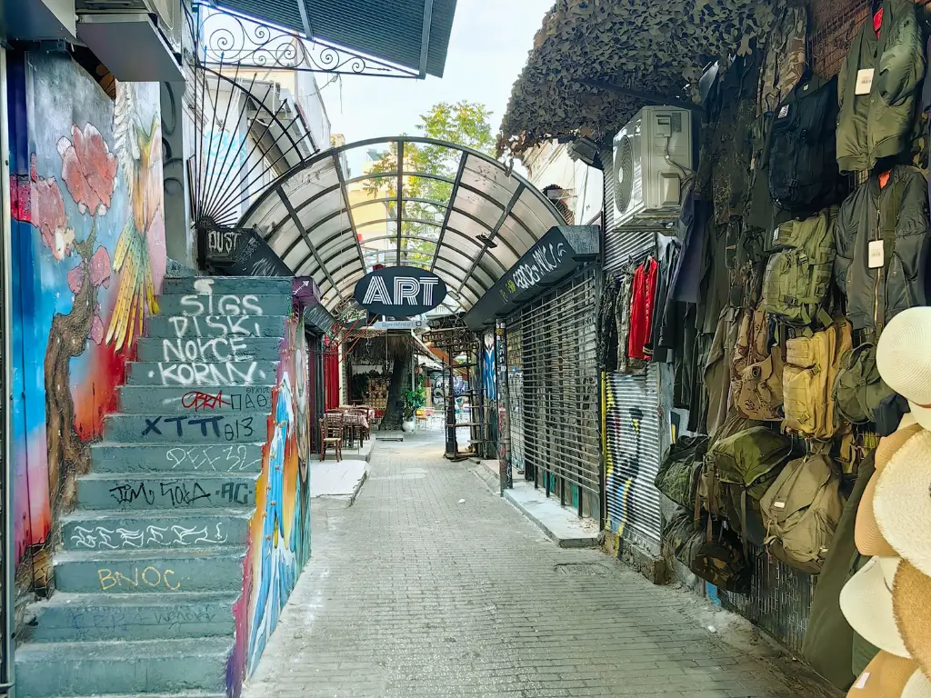 Magazin de handmade din piele in zona Monastiraki Monastiraki Street