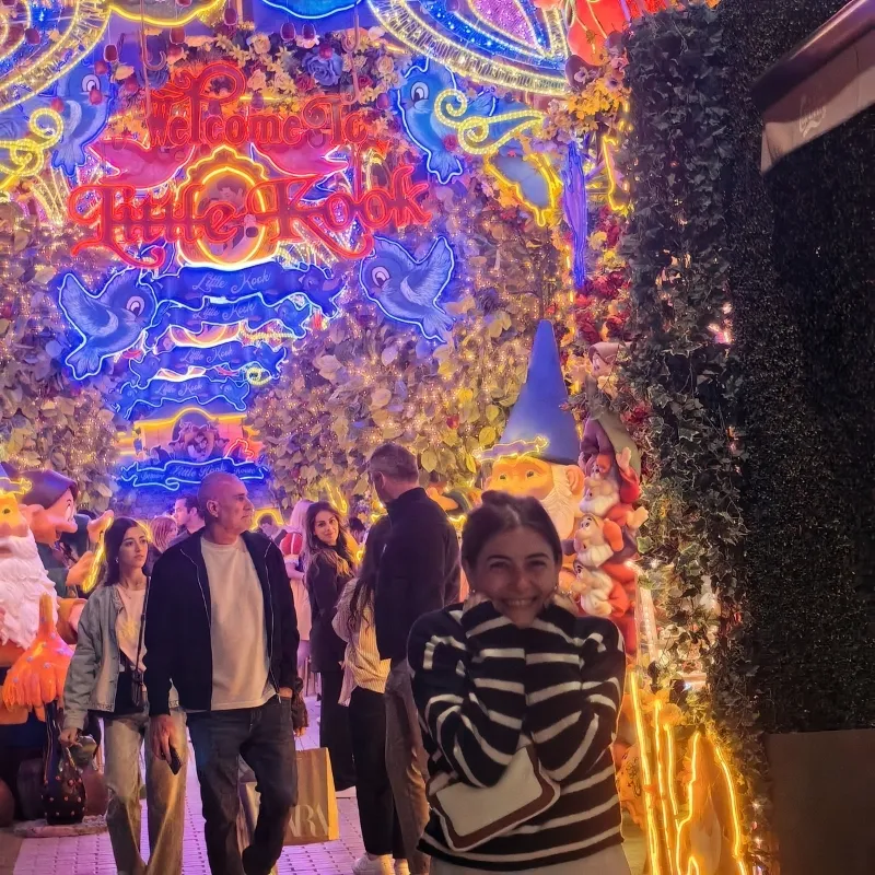 Claudia la Little Kook Atena — cea mai instagramabilă cafenea din Atena