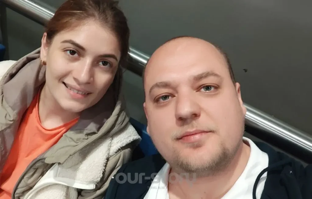 5 obiective turistice pe care sa nu le ratezi in Alghero 8 Eu si Claudia in aeroportul din Bologna, asteptand zborul spre Alghero