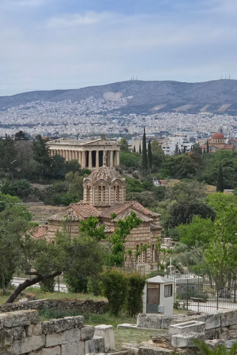 Panoramă asupra Atenei cu Agora Ateniană și Templul lui Hefaistos pe fundal
