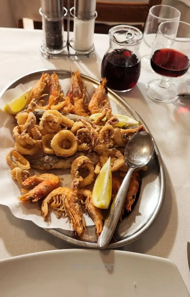 5 obiective turistice pe care sa nu le ratezi in Alghero 26 Paltou de fritto misto din Alghero