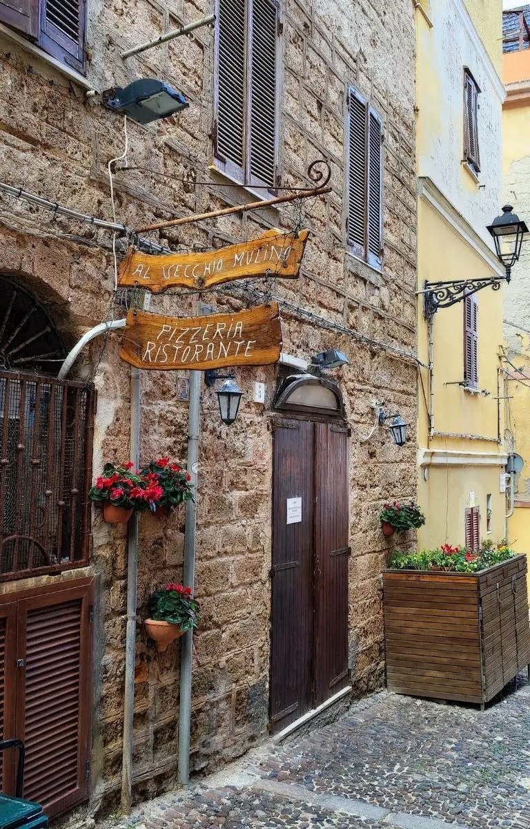 5 obiective turistice pe care sa nu le ratezi in Alghero 29 Restaurant local traditional Il Vecchio Mulino