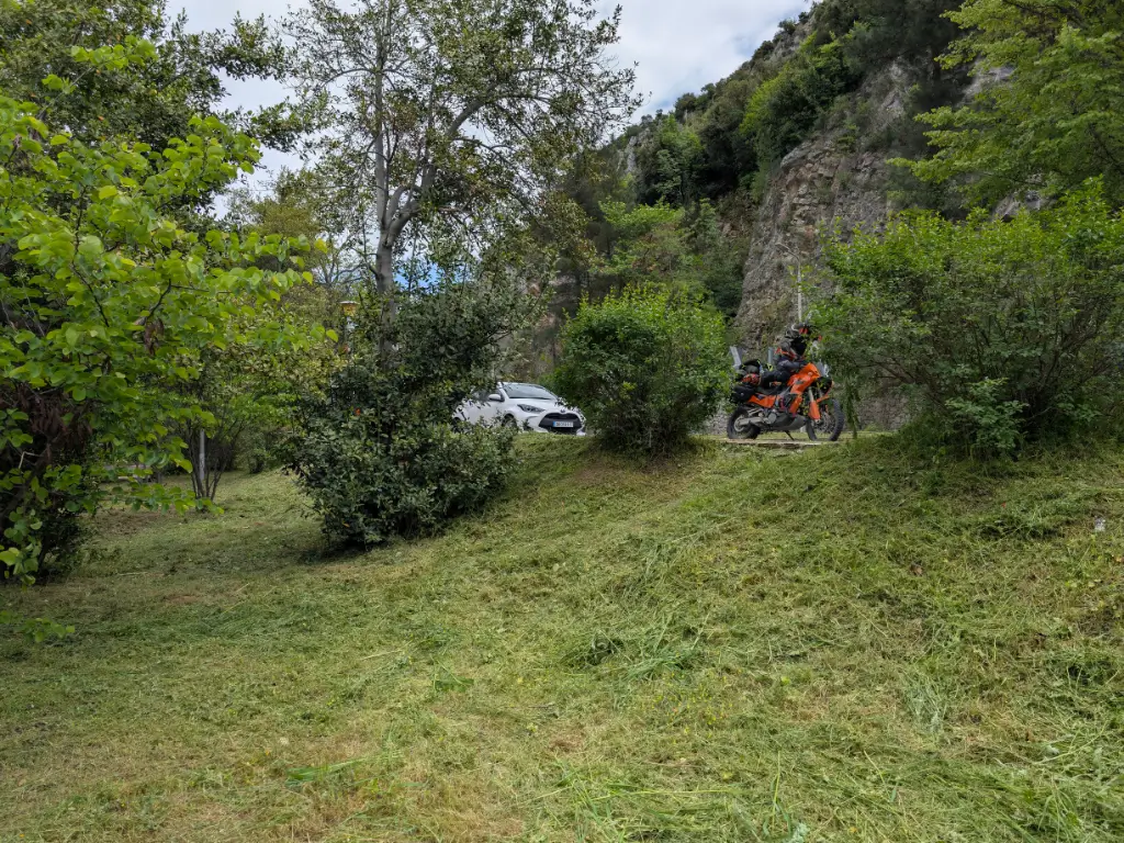 Popas in Valea Tempei cu masina inchiriata de la DiscoverCars.com