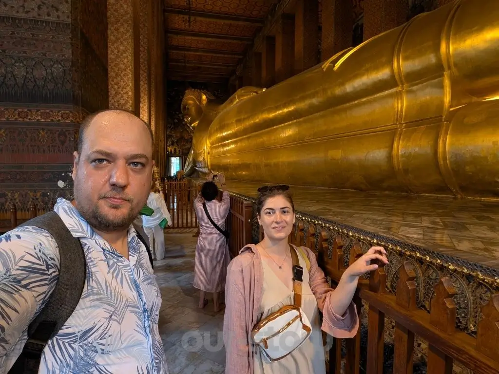 In vizita la Reclining Buddha din Bangkok