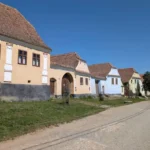 Imagine cu casele sasesti din Satul Viscri