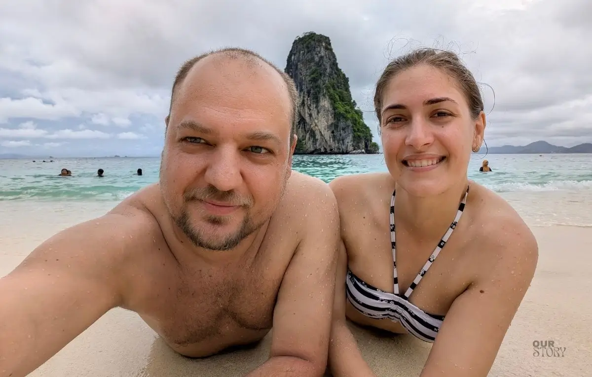 Turul Celor 4 Insule - eu si Claudia pe plaja