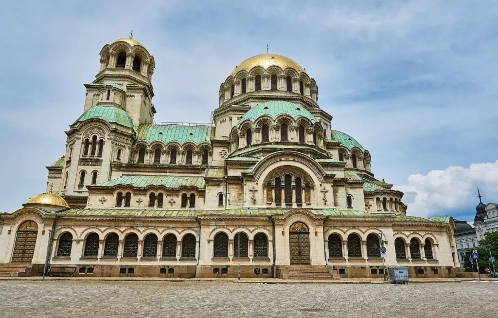 Top 10 Destinații City Break Low Budget: Călătorește Ieftin Fără Să Sacrifici Experiența 8 City-Break Sofia, Bulgaria