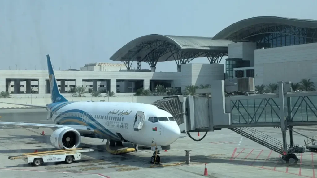 Avionul cu destinatia Thailanda