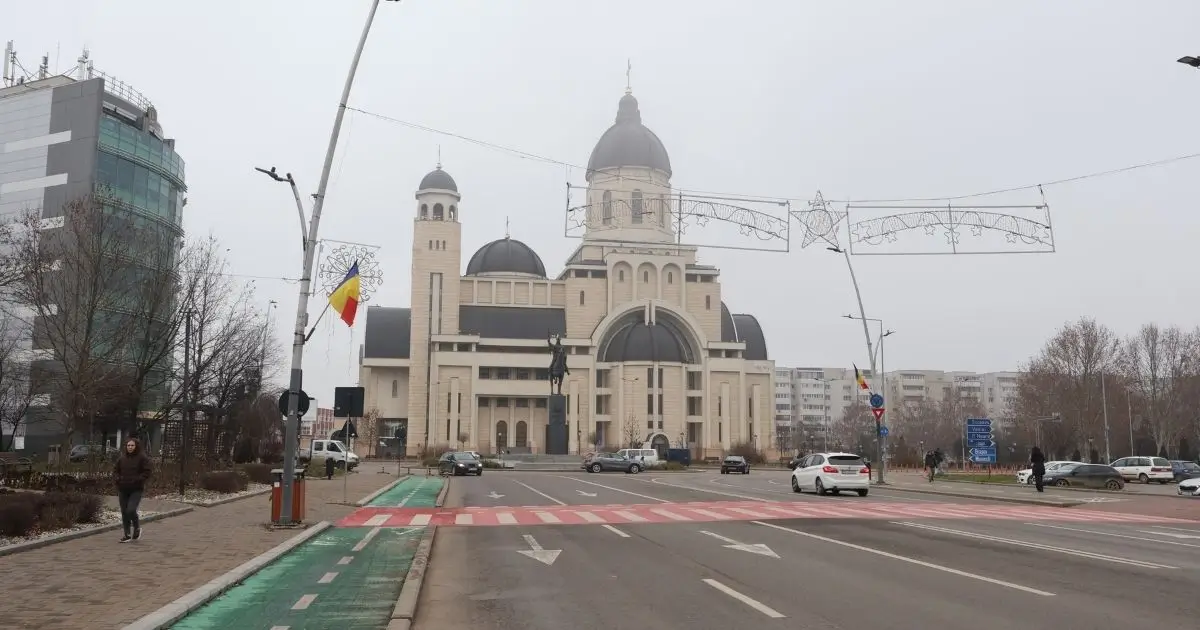 Catedrala Înălțarea Domnului -Locuri de vizitat Bacau