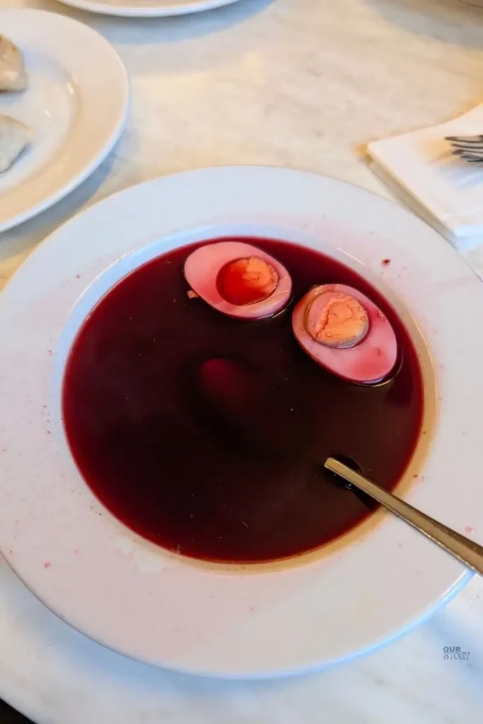 Bors de sfecla rosie cu ou