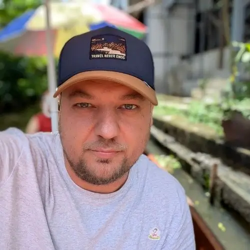 Bogdan — co-fondator our-story.ro