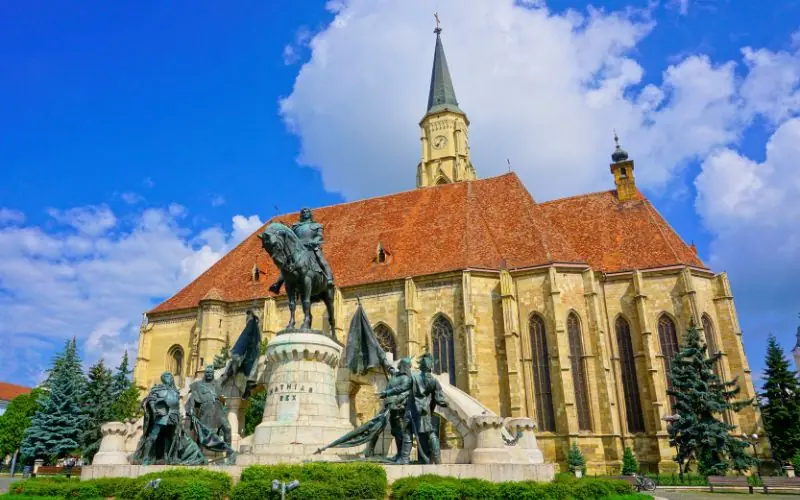 Cluj-Napoca — ghid în pregătire