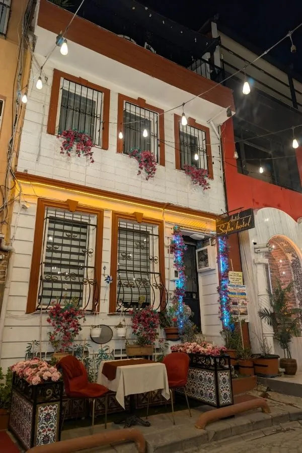 Fațada Hotel Antika Sofia din Istanbul — cazare stil tradițional în cartierul Sultanahmet, aproape de obiective
