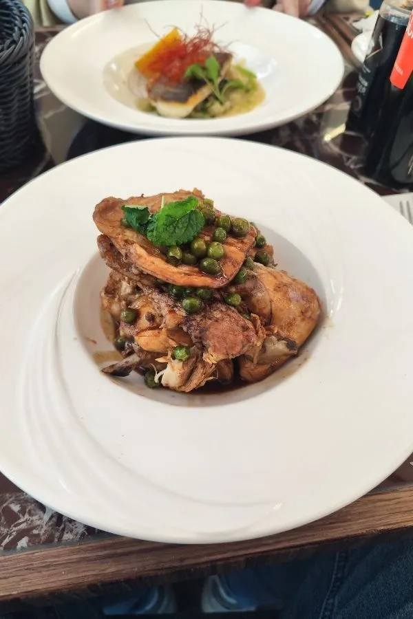 Mâncare tradițională de iepure în Malta