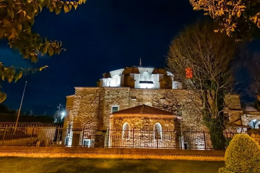 Vizita la Mica Moschee Hagia Sofia (Little Hagia Sophia) din Istanbul — bijuterie arhitecturală ascunsă în cartierul Sultanahmet