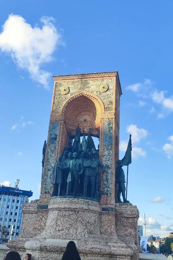 Monumentul Republicii din Piața Taksim, Istanbul