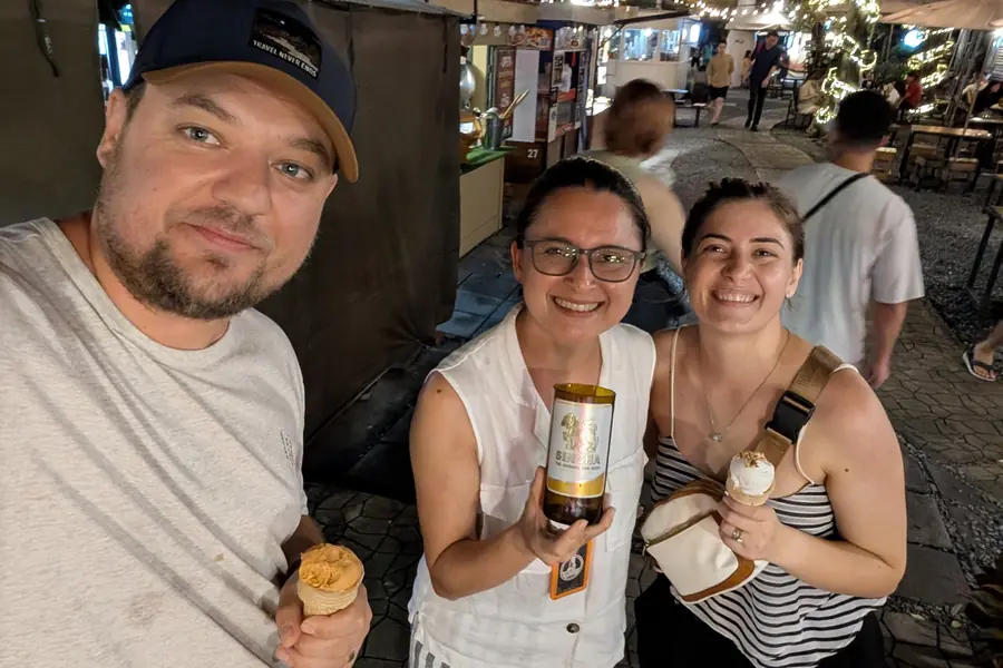 Noi cu Aei in The Camping Ground Bangkok