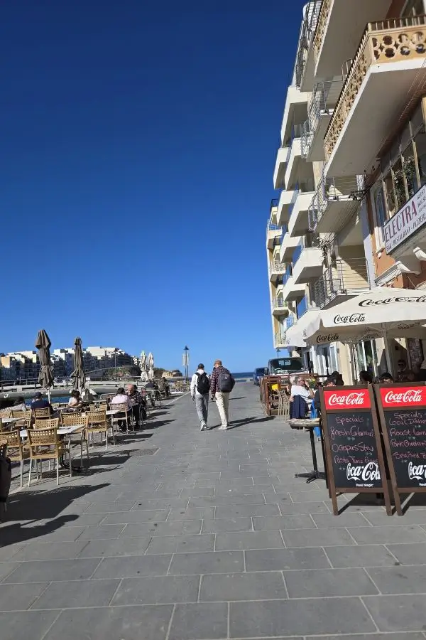 Turisti in Marsalforn