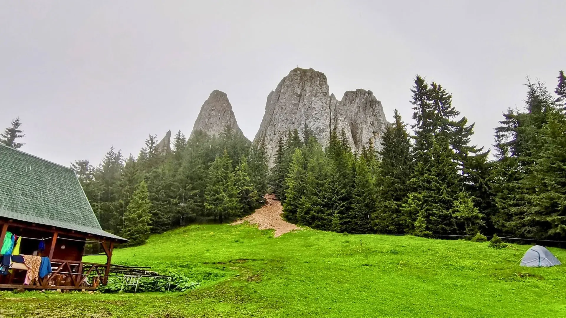Vârful Piatra Singuratică 1608m — Munții Hășmaș, Parcul Național Cheile Bicazului