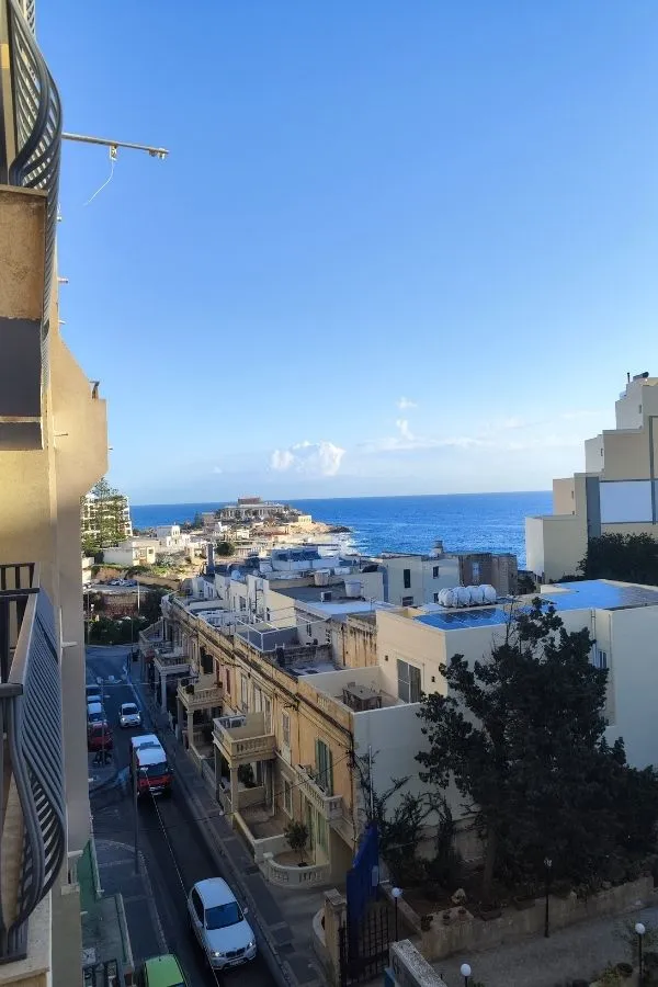 Vedere de la cazarea din St. Julians, Malta