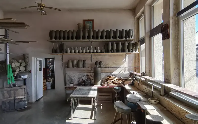 Marginea — singurul sat din România unde se face ceramică neagră