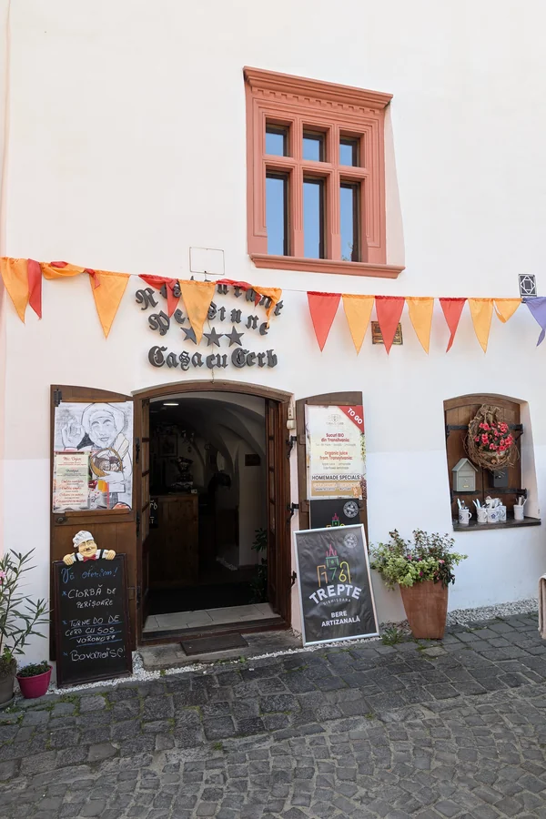 Casa cu Cerb  -restaurant tradițional în Sighișoara