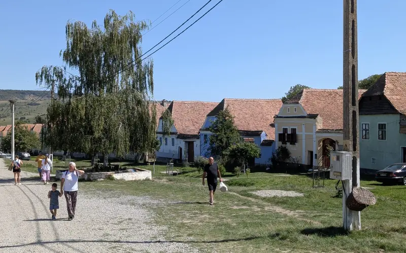 Viscri — sat săsesc cu biserica fortificată UNESCO din Transilvania
