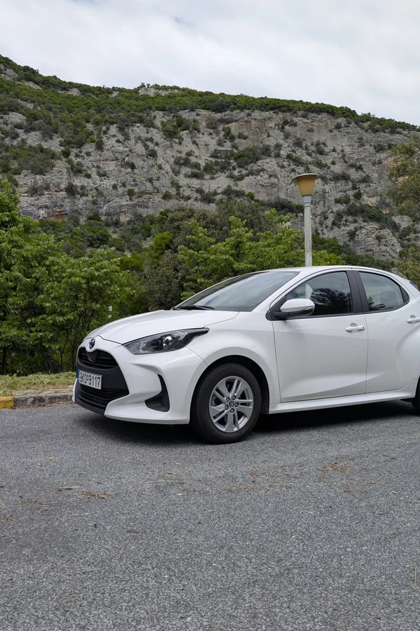 Închiriere mașină Salonic - Peisaj montan în Grecia