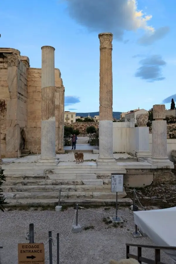 Ruinele Bibliotecii lui Hadrian din Atena